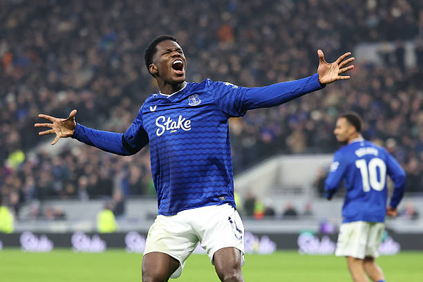 Ảnh bài viết Barry lập công cứu Everton thoát hiểm trước Leeds