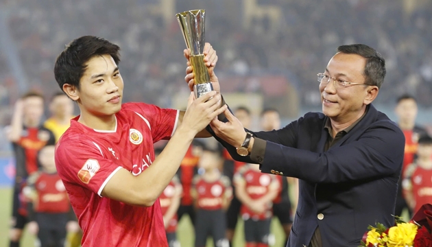 Ảnh bài viết Sức nóng V-League rèn quân cho HLV Kim đấu Malaysia