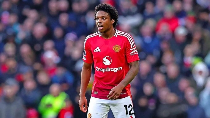 Tyrell Malacia được cho là bị ngăn rời Man Utd ở kỳ chuyển nhượng Đông.