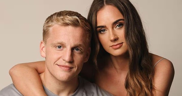 Estelle và Donny đã đính hôn.