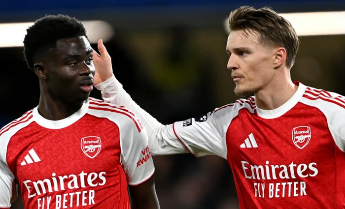 Ảnh bài viết Lý do Saka và Odegaard lỡ đại chiến Chelsea