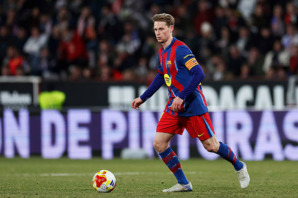 Giới truyền thông hết lời ca ngợi De Jong.