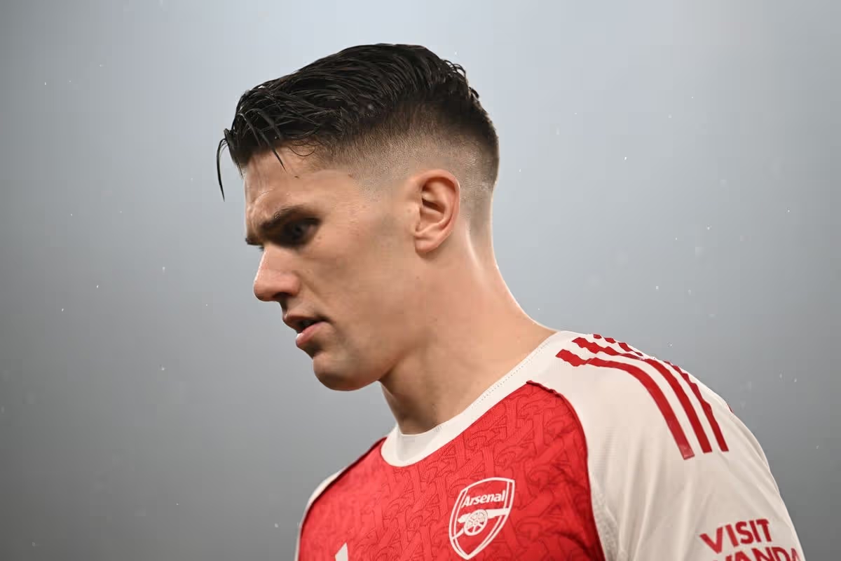 Ảnh bài viết Paul Merson cho rằng đồng đội không tin tưởng Viktor Gyokeres