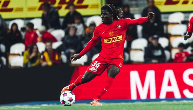 MU và Arsenal cạnh tranh Caleb Yirenkyi.