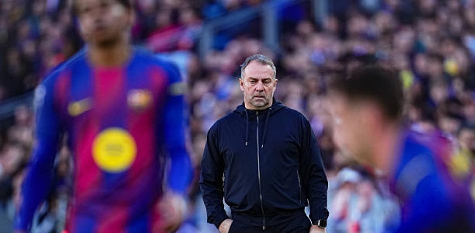 Flick sẽ thiếu một số trụ cột ở trận gặp Atletico.