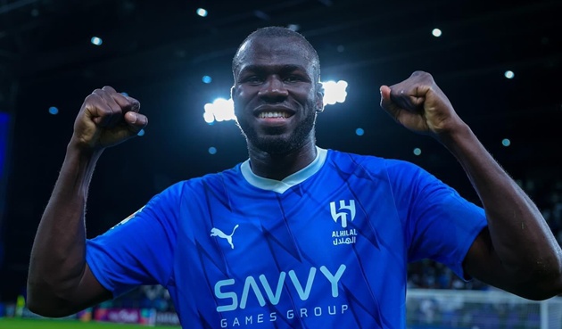Al Hilal trói chân Koulibaly.