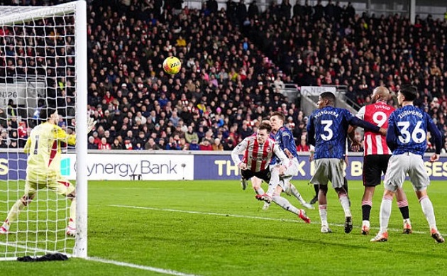 Hàng thủ Arsenal mỏng manh khi vắng Saliba.
