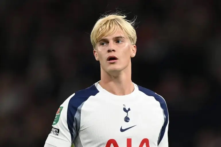 Ảnh bài viết Ornstein xác nhận Tottenham cự tuyệt Chelsea vụ Bergvall