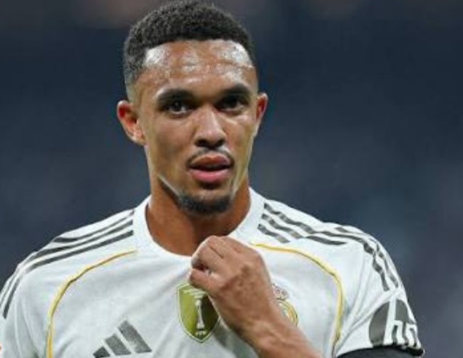 Ảnh bài viết HLV Arbeloa ngả mũ trước đẳng cấp của Alexander-Arnold