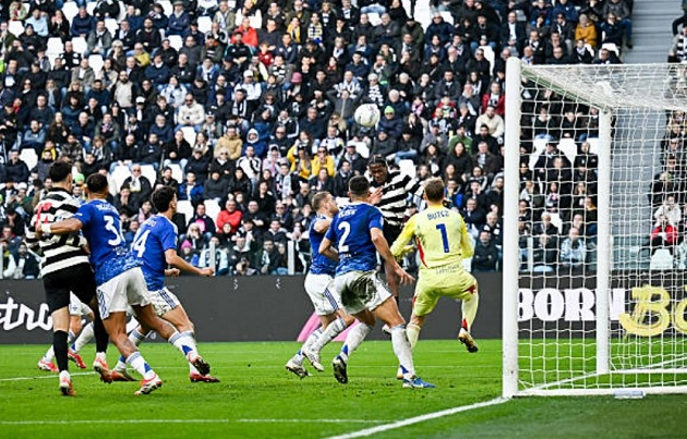 Các chân sút Juventus có một ngày kém duyên.