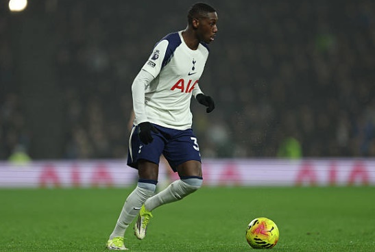 Kolo Muani ghi bàn quân bình tỷ số cho Spurs.