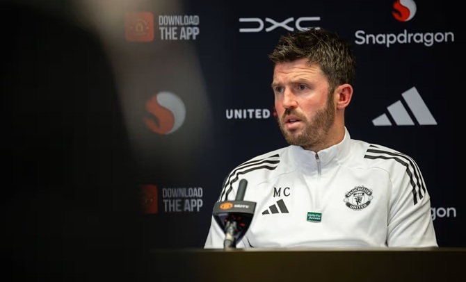 Ảnh bài viết Sự chần chừ trên TTCN sẽ khiến Man Utd trả "giá đắt"