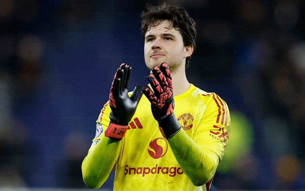 Ảnh bài viết Van der Sar mới giúp MU xua tan nỗi ám ảnh Onana