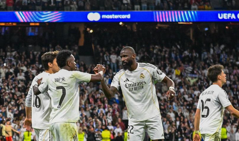 Vinicius tỏa sáng đúng lúc.