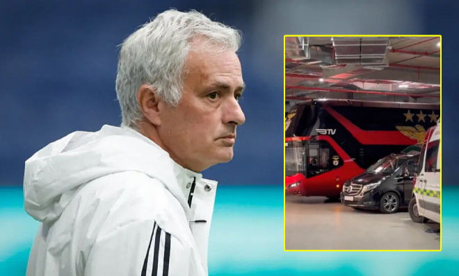 Ảnh bài viết Mourinho bị mỉa mai vì ngồi xe bus xem Benfica thi đấu
