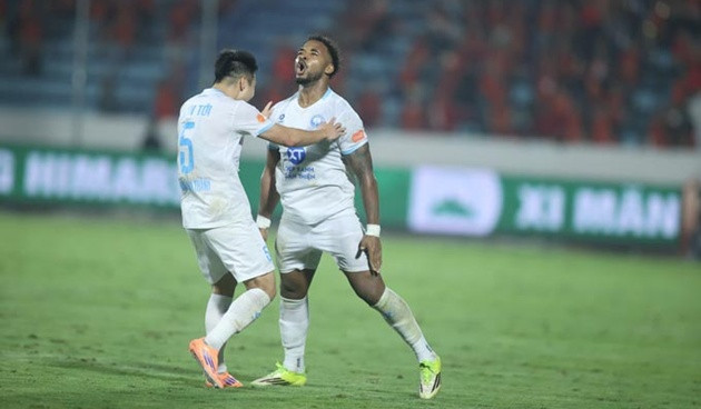 Ảnh bài viết Ngược dòng Ninh Bình, HLV Vũ Hồng Việt khen Xuân Son