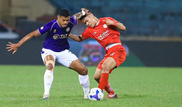 Hà Nội FC kết thúc trận đấu với chỉ 10 người trên sân.