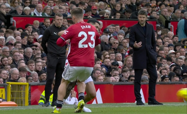 Ảnh bài viết Man Utd nhận tin dữ, Luke Shaw rời sân ngay hiệp 1