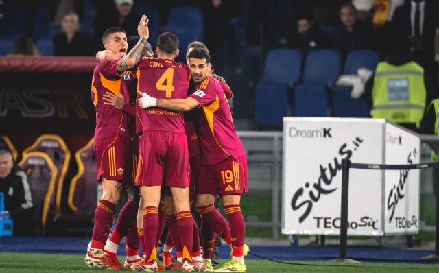 Roma hòa 3-3 Juventus.