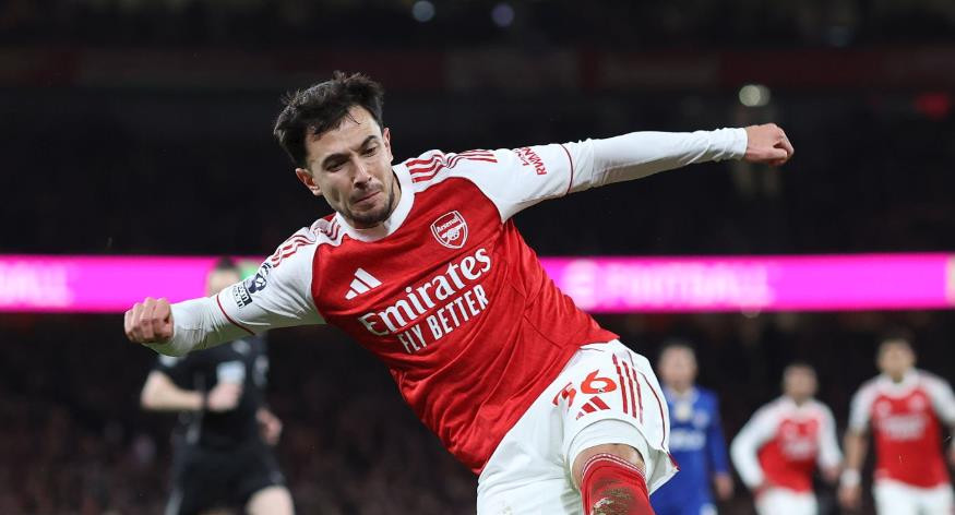 Martin Zubimendi (6.9 điểm): Gây thót tim với đường chuyền về tai hại buộc Raya phải vất vả phá bóng. Chơi cao hơn Rice nhưng là cầu thủ chạm bóng ít nhất bên phía Arsenal trong hiệp một.