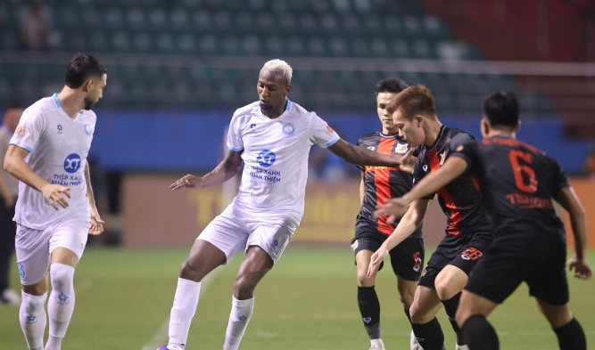 Ninh Bình hụt hơi thấy rõ.