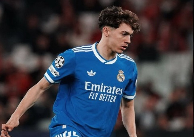 Thiago Pitarch trong màu áo Real.