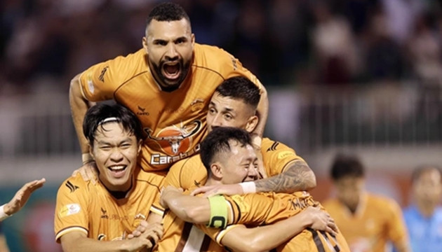 Hoàng Anh Gia Lai sở hữu hàng thủ với nhiều nhân tố có thể hình tốt.