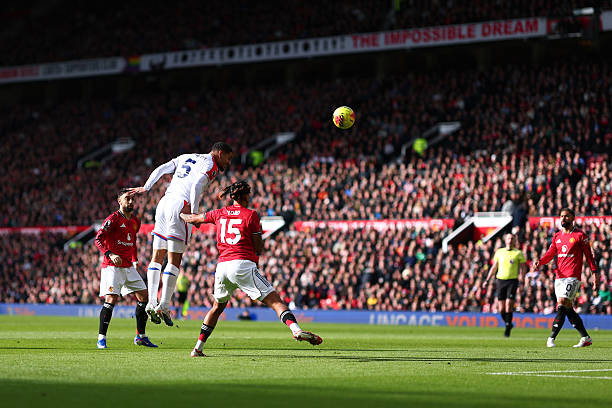 Ảnh bài viết Đã đến lúc Carrick gạt bỏ Yoro và trao cơ hội cho Heaven