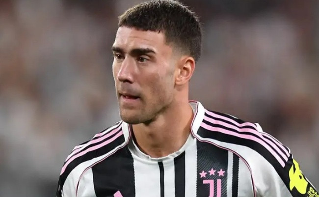 Ảnh bài viết Vlahovic muốn ở lại Juventus bất chấp rào cản tài chính