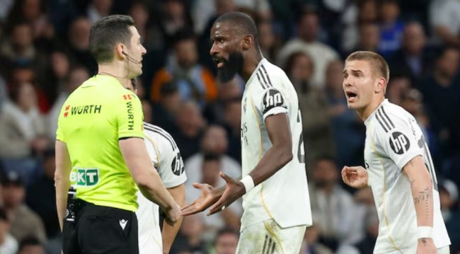 Ảnh bài viết Mastantuono dính thẻ đỏ, hàng thủ Real Madrid tan nát vì án phạt