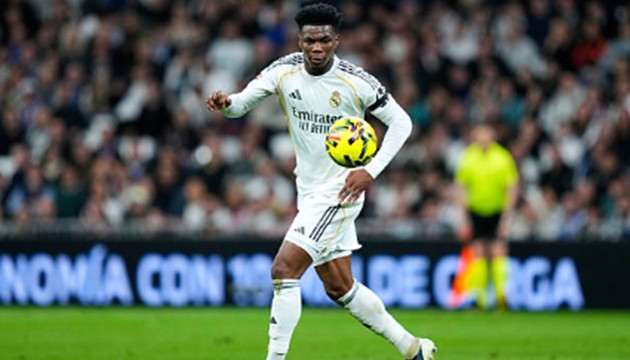 Tiền vệ trung tâm: Aurelien Tchouameni – 6.2 điểm Một đêm thi đấu dưới sức của tiền vệ người Pháp. Anh chính là người đã thất thế trong pha không chiến dẫn đến bàn thua duy nhất của đội nhà ở cuối hiệp một. Khả năng điều tiết và luân chuyển bóng của Tchouameni cũng gặp vấn đề khi anh có nhiều đường chuyền hỏng ở các khu vực trọng yếu.