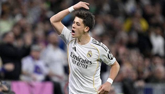 Tiền vệ: Arda Guler – 6.6 điểm Guler là người nỗ lực nhất trong việc tìm kiếm sự sáng tạo cho tuyến giữa của Real Madrid. Anh sở hữu nhiều pha xử lý kỹ thuật và cố gắng tung ra các đường chuyền đột biến. Tuy nhiên, hiệu quả cuối cùng vẫn là con số không khi anh thường xuyên bị các cầu thủ Getafe dùng sức mạnh thể chất để áp đảo.