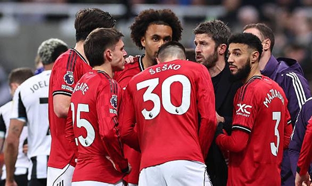 Michael Carrick đang "nuông chiều" các cầu thủ Manchester United?