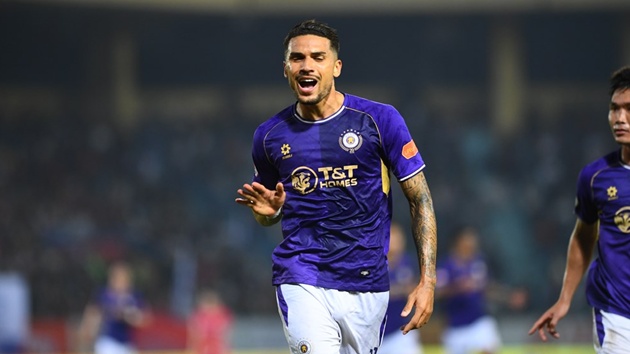 Ảnh bài viết Nhấn chìm CAHN, Hoàng Hên ghi điểm với HLV Kim Sang-sik