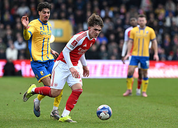 Dowman mới chỉ 16 tuổi và sẽ còn phát triển hơn nữa.