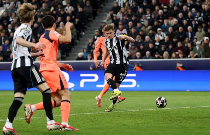 Newcastle gây ra rất nhiều vấn đề cho Barca.