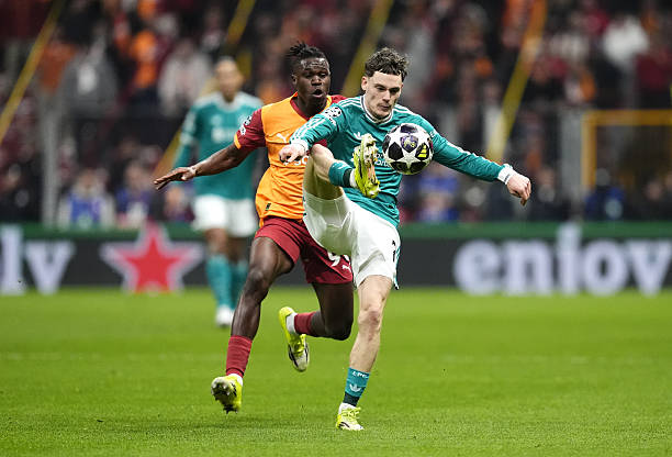 Florian Wirtz - 6.4 điểm: Xuất phát bên hành lang trái, cầu thủ người Đức lẽ ra phải ghi bàn ngay phút thứ 2 khi hàng thủ Galatasaray biếu không cho anh một cơ hội dứt điểm. Wirtz thi đấu năng nổ nhưng cần phải sắc bén hơn rất nhiều trước khung thành.