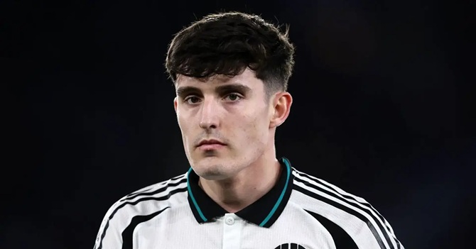 Livramento đang ở trong tầm ngắm của Arsenal.
