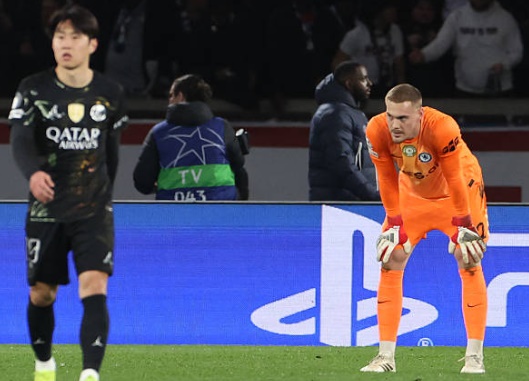 Filip Jorgensen có một ngày thi đấu đáng quên.