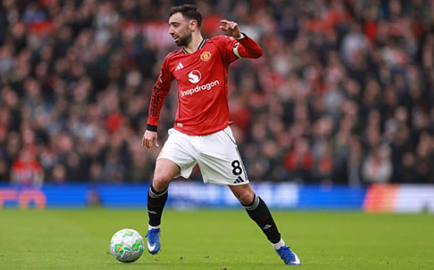 Bruno Fernandes san bằng kỷ lục kiến tạo tại Ngoại hạng Anh.