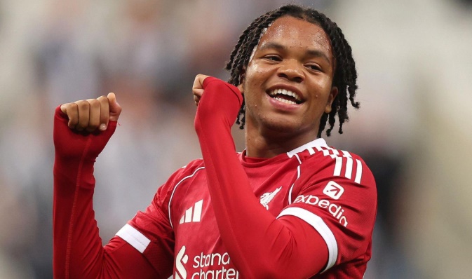 Ngumoha đá chính trận gặp Tottenham.