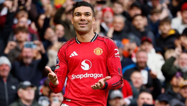 Casemiro đang chói sáng nhưng anh cần ra đi.