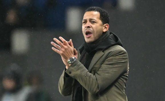 Ảnh bài viết Rosenior thừa nhận Chelsea bị dàn sao PSG trừng phạt