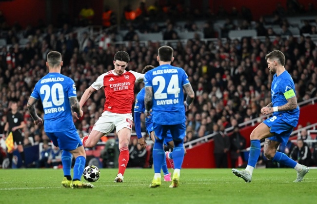 Rice ghi bàn thắng thứ 2 cho Arsenal.