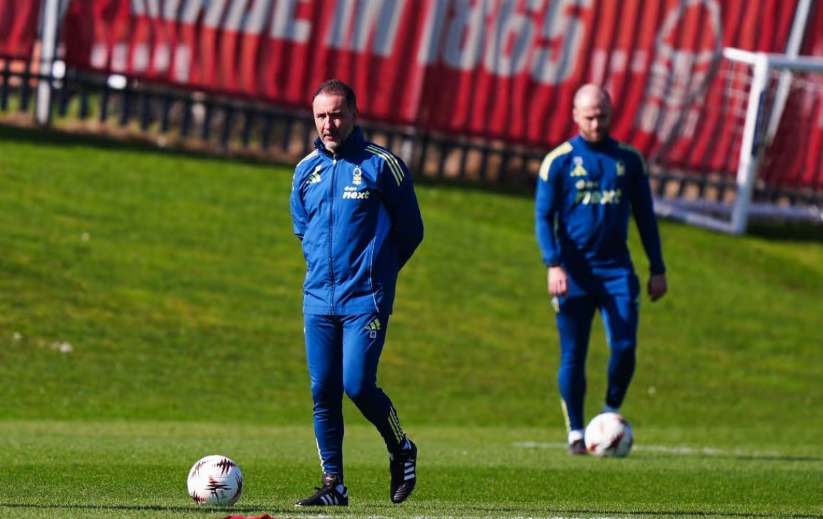 Ảnh bài viết HLV Forest tiết lộ ông chủ ưu tiên Ngoại hạng Anh hơn Europa League