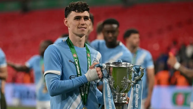 Foden chỉ vào sân những phút cuối ở trận chung kết Carabao Cup.