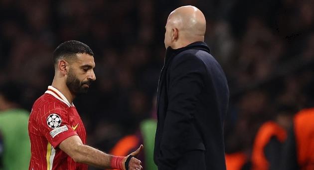 Ảnh bài viết Liverpool chấp nhận mất trắng Salah để cứu vãn phòng thay đồ