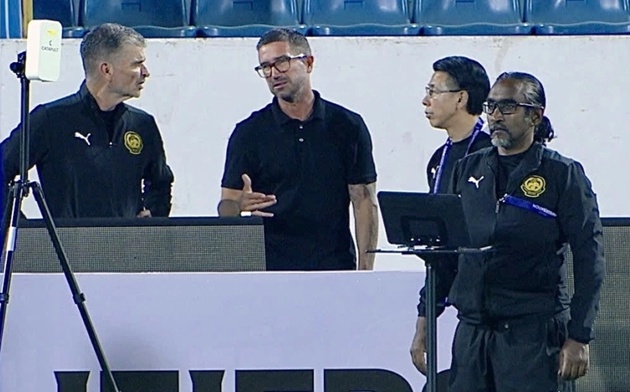 Ảnh bài viết Harry Kewell bất ngờ dự khán buổi tập của ĐT Malaysia