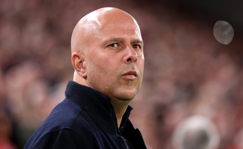 Slot cũng đang hứng chịu nhiều chỉ trích vì thành tích không tốt của CLB.