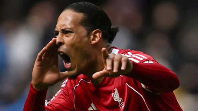 Ảnh bài viết Van Dijk tố cầu thủ Liverpool bỏ cuộc trong trận thua Man City
